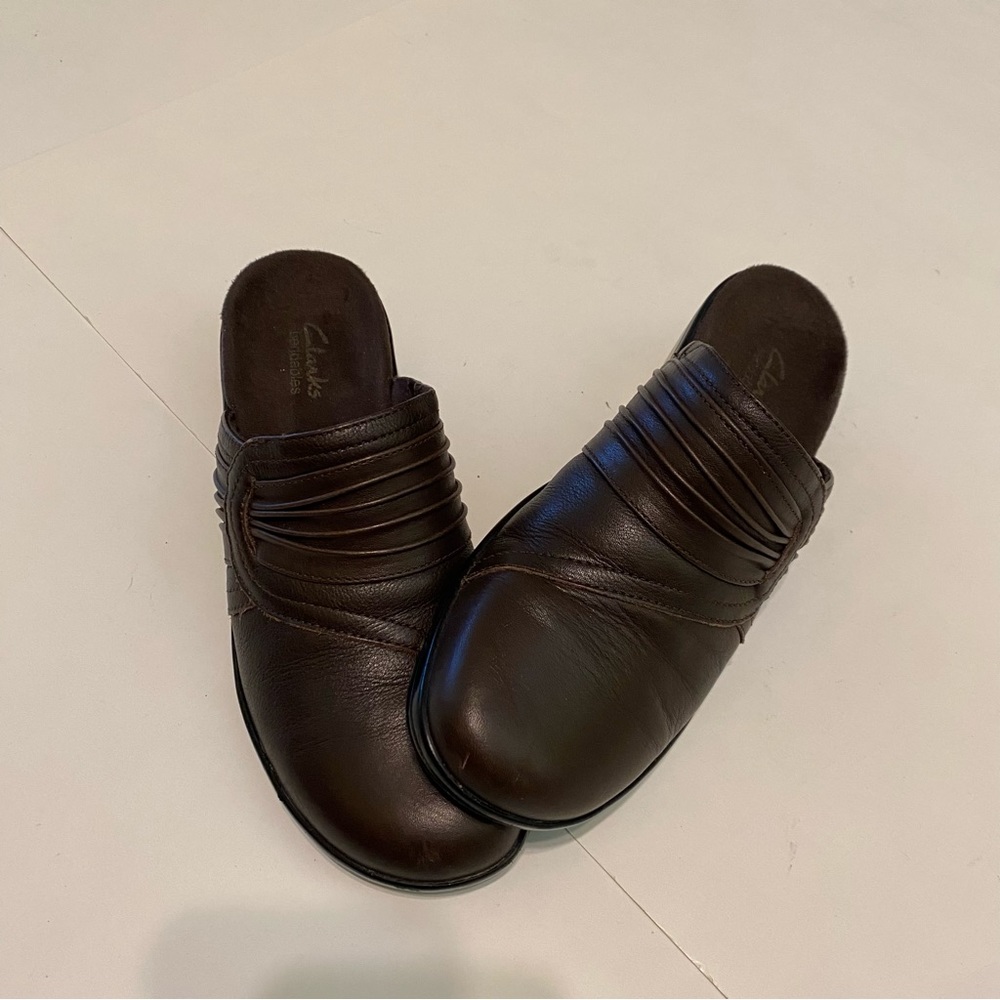 Clarks sandals! Brown size 7M